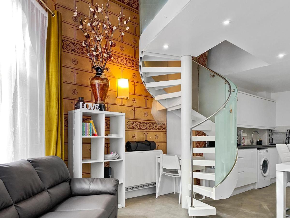 Rare 1-Bed Church Converted Apartment In Лондон Екстер'єр фото